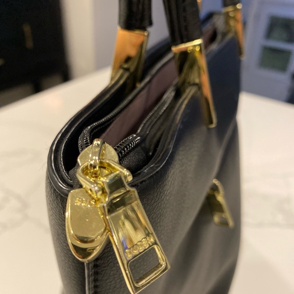 Susen | Handbag purse I Black with gold details | Bonus change purse | New - Picture 6 of 12